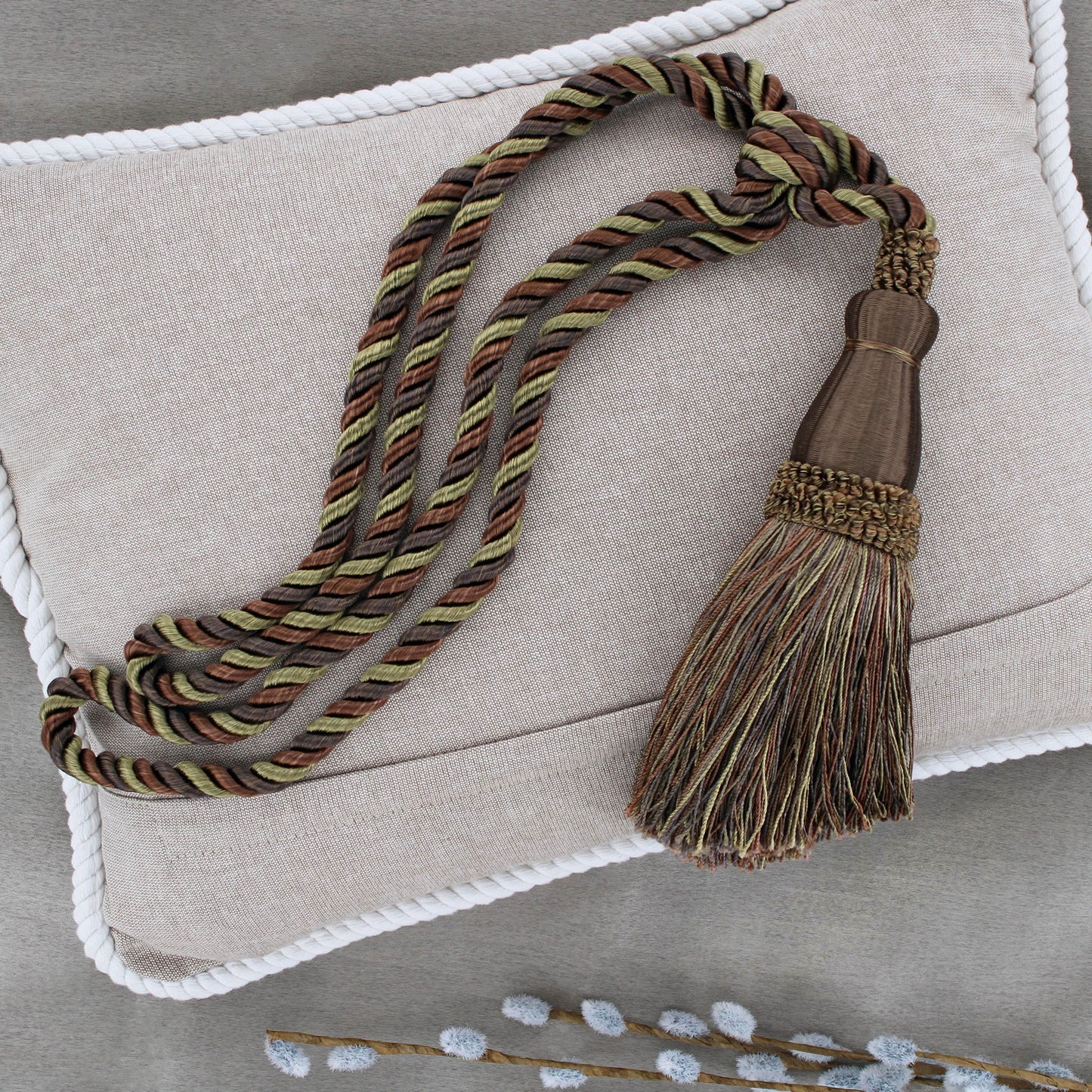 DÉCOPRO Elegant Lustrous Curtain Tassel Tieback, Tassel Length 8 1/2" (21.5cm), Spread 30" (76cm) # TBC085 Hazel Brown #PR08 (Mocha Brown, Warm Brown, Olive Beige) | Set of 4 - DecoPro