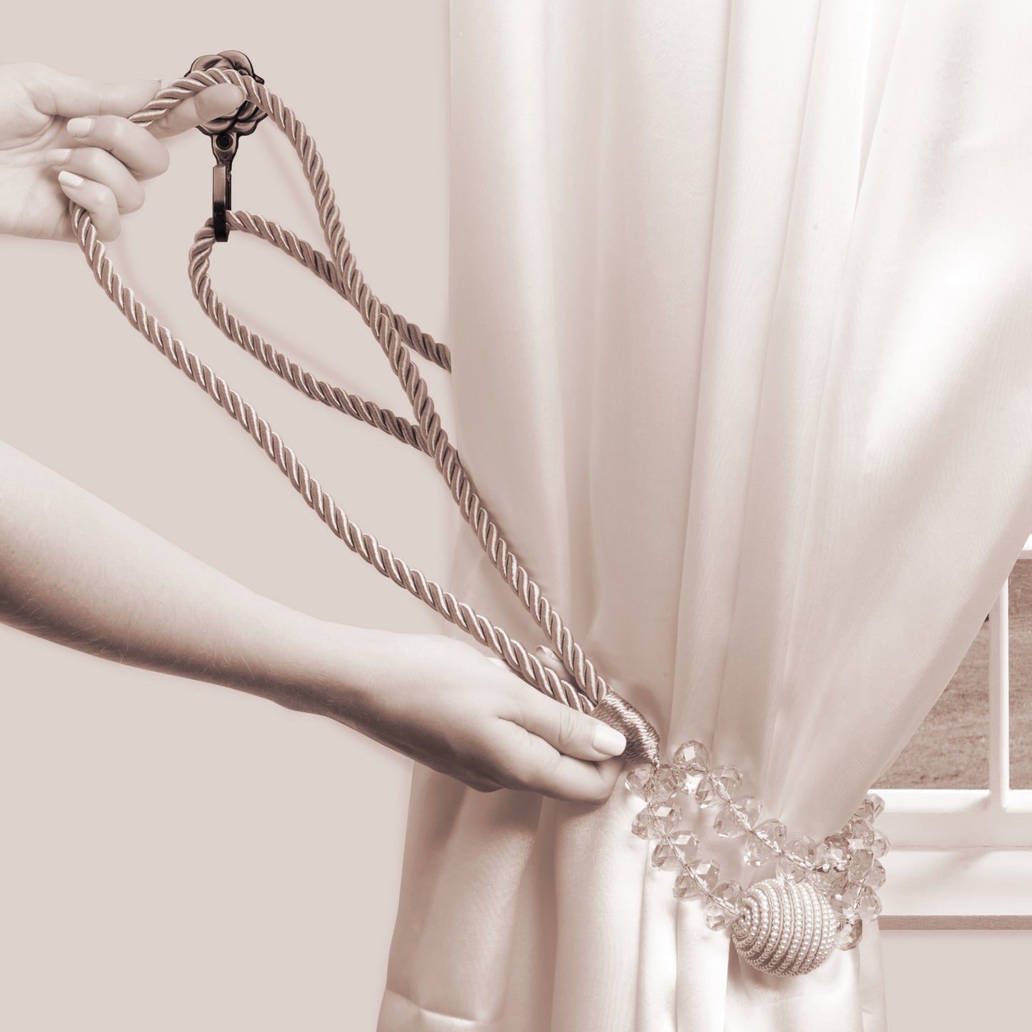 DÉCOPRO Lavish Curtain and Drapery Tieback with large Beaded Ball and Translucent Beads Tieback, Spread 40" (1m), 3/8" (1cm) Thick # HNTB, Pearl White #81148 (Bright White) | Sold Individually - DecoPro