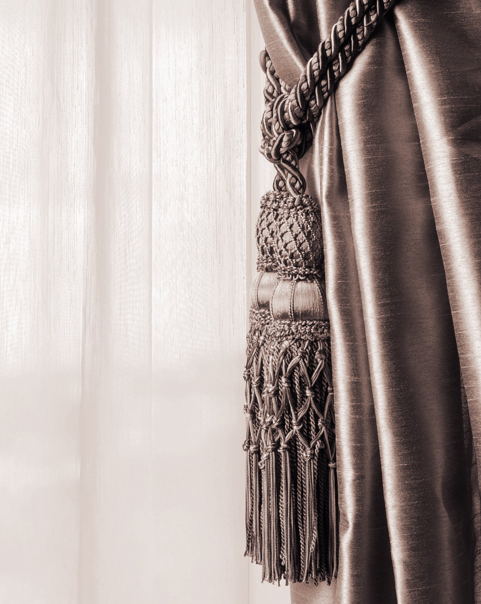 DÉCOPRO Exquisite Curtain & Drapery Double Tassel Tieback Elegantly Handcrafted to Perfection, Tassel Length 10" (25cm), Spread 38" (96.5cm) # TBEL102 English Brown #EL19 (Mocha Brown, Tan Beige, White Ivory) | Sold Individually - DecoPro