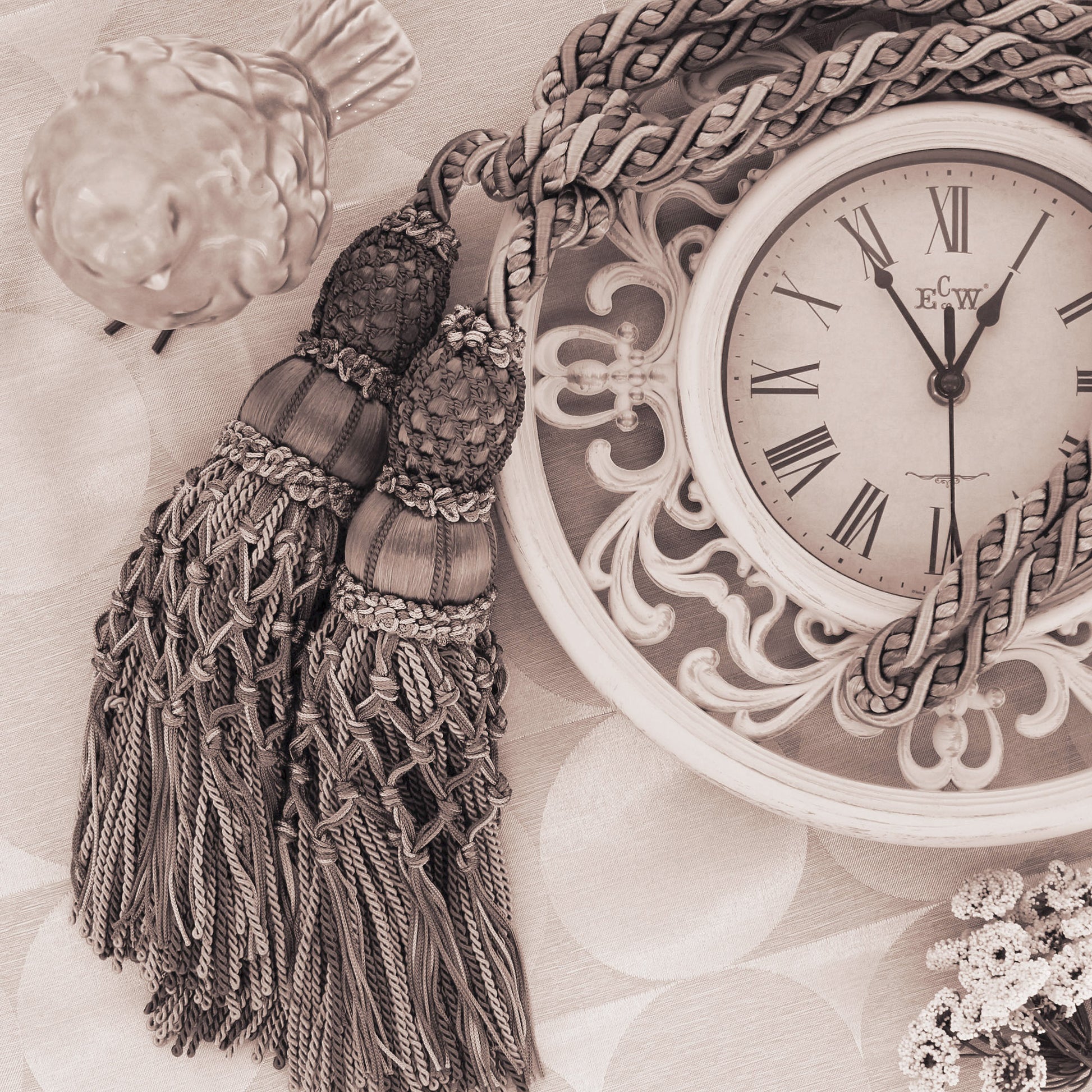 DÉCOPRO Exquisite Curtain & Drapery Double Tassel Tieback Elegantly Handcrafted to Perfection, Tassel Length 10" (25cm), Spread 38" (96.5cm) # TBEL102 Peanut Beige #W149 (Light Beige, White Ivory, Light Brown) | Set of 4 - DecoPro