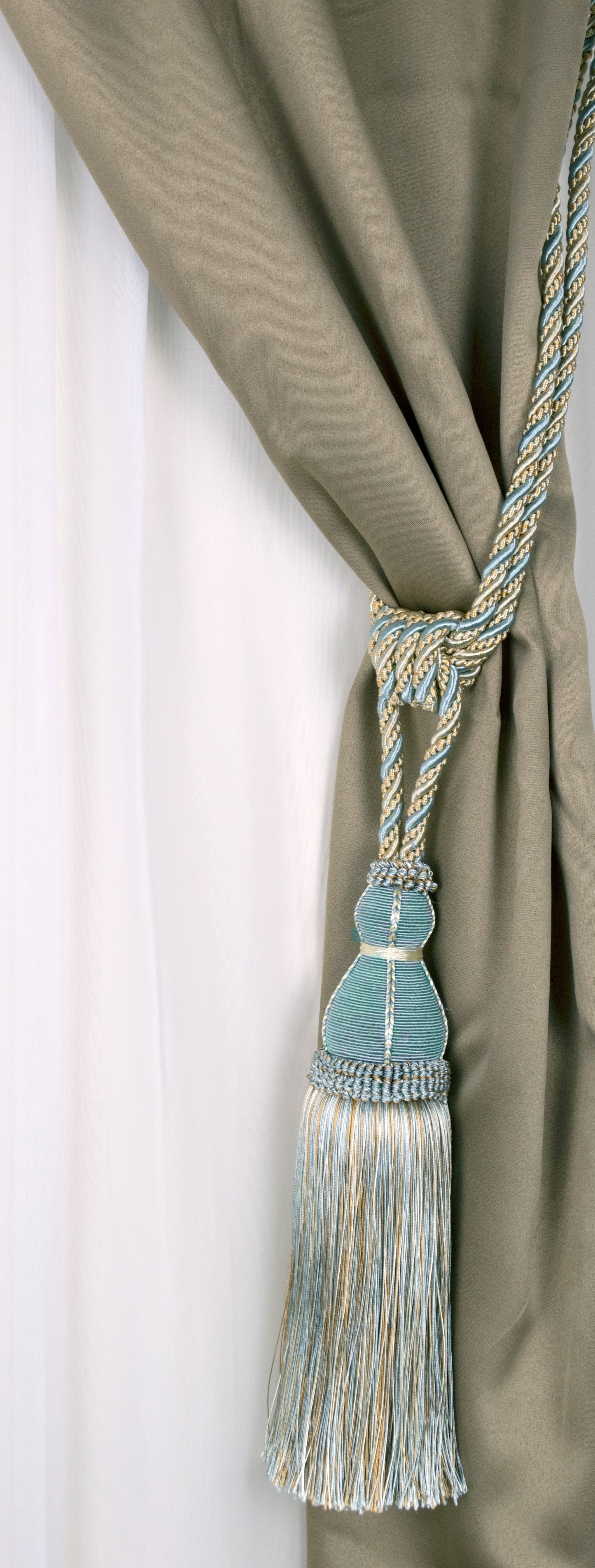 DÉCOPRO Elegant Large Tassel Tieback for Curtains & Draperies, Tassel Length 12" (30.5cm), Spread 30" (76cm) # TBH15, Island Breeze Blue #5939 (Silver Blue, Gold, Off White) | Sold Individually - DecoPro