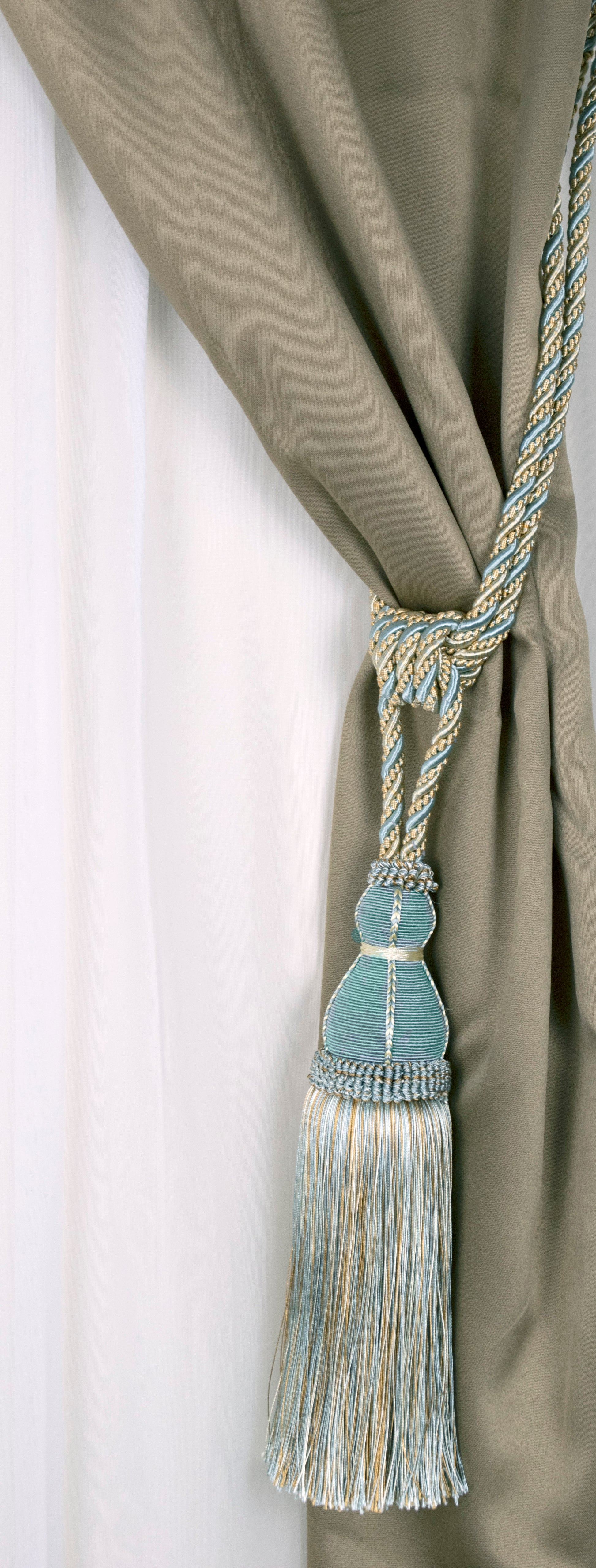 DÉCOPRO Elegant Large Tassel Tieback for Curtains & Draperies, Tassel Length 12" (30.5cm), Spread 30" (76cm) # TBH15, Island Breeze Blue #5939 (Silver Blue, Gold, Off White) | Sold Individually - DecoPro